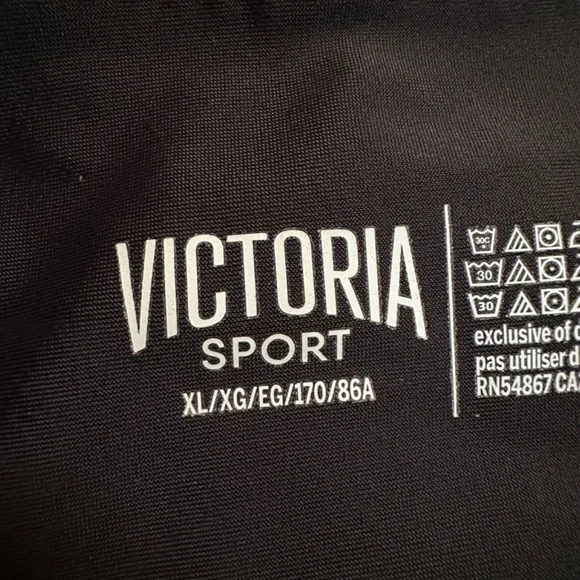 NWOT VICTORIA SECRET SPORT LEGGINGS SZ XL BLACK/ROSES - Picture 3 of 4